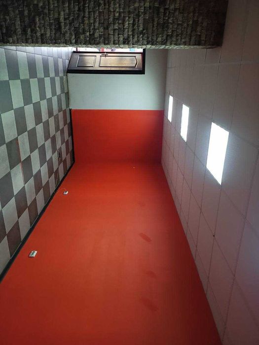 Оренда частини нежитл. приміщення, 40м2, Лебедин, вхід у центр.ринок