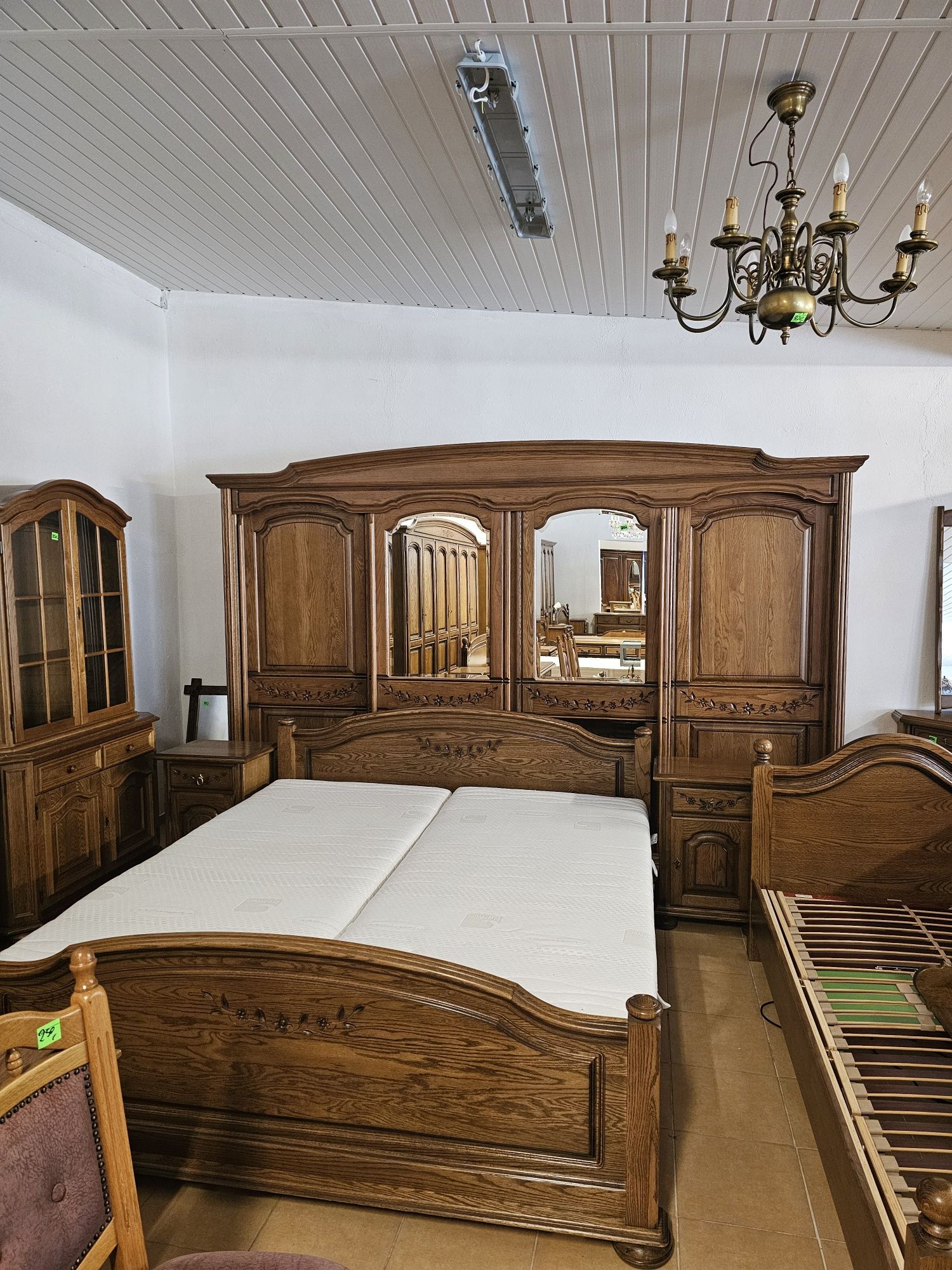 Sypialnia dębowa łóżko 180/200 szafa szafeczki materace Piotrówek