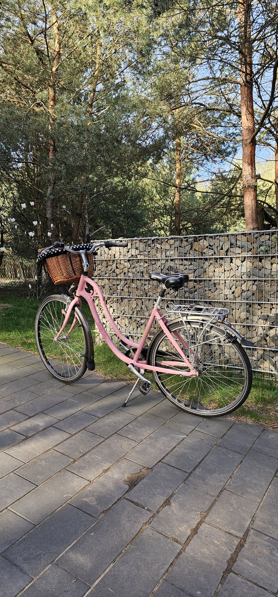 Rower miejski Tander różowy z koszykiem