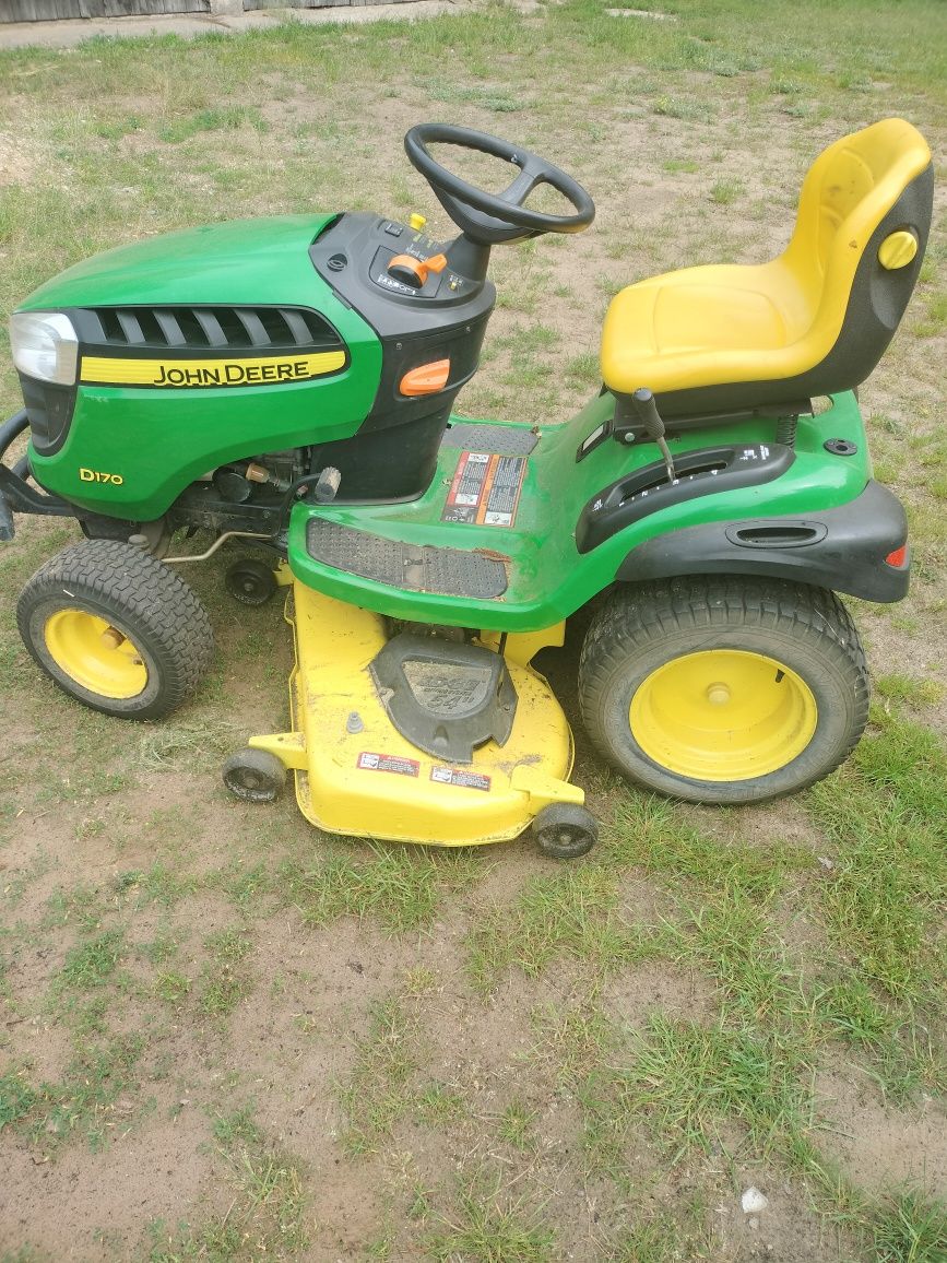 Kosiarka traktorek John Deere D170
