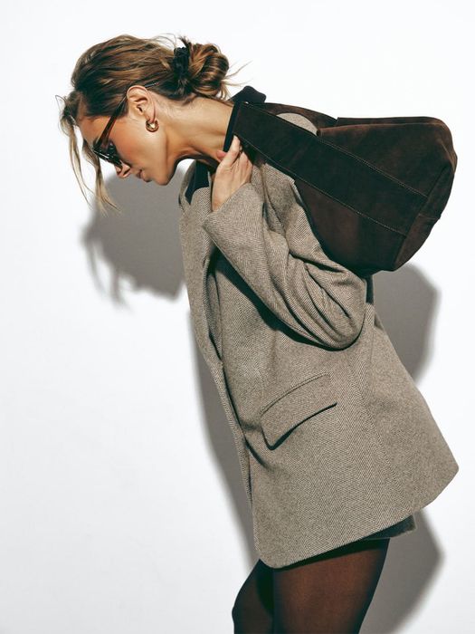 Жакет коричневого кольору з вельветовим коміром One by one