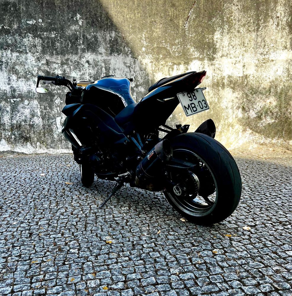 Kawasaki z1000 troco por carro