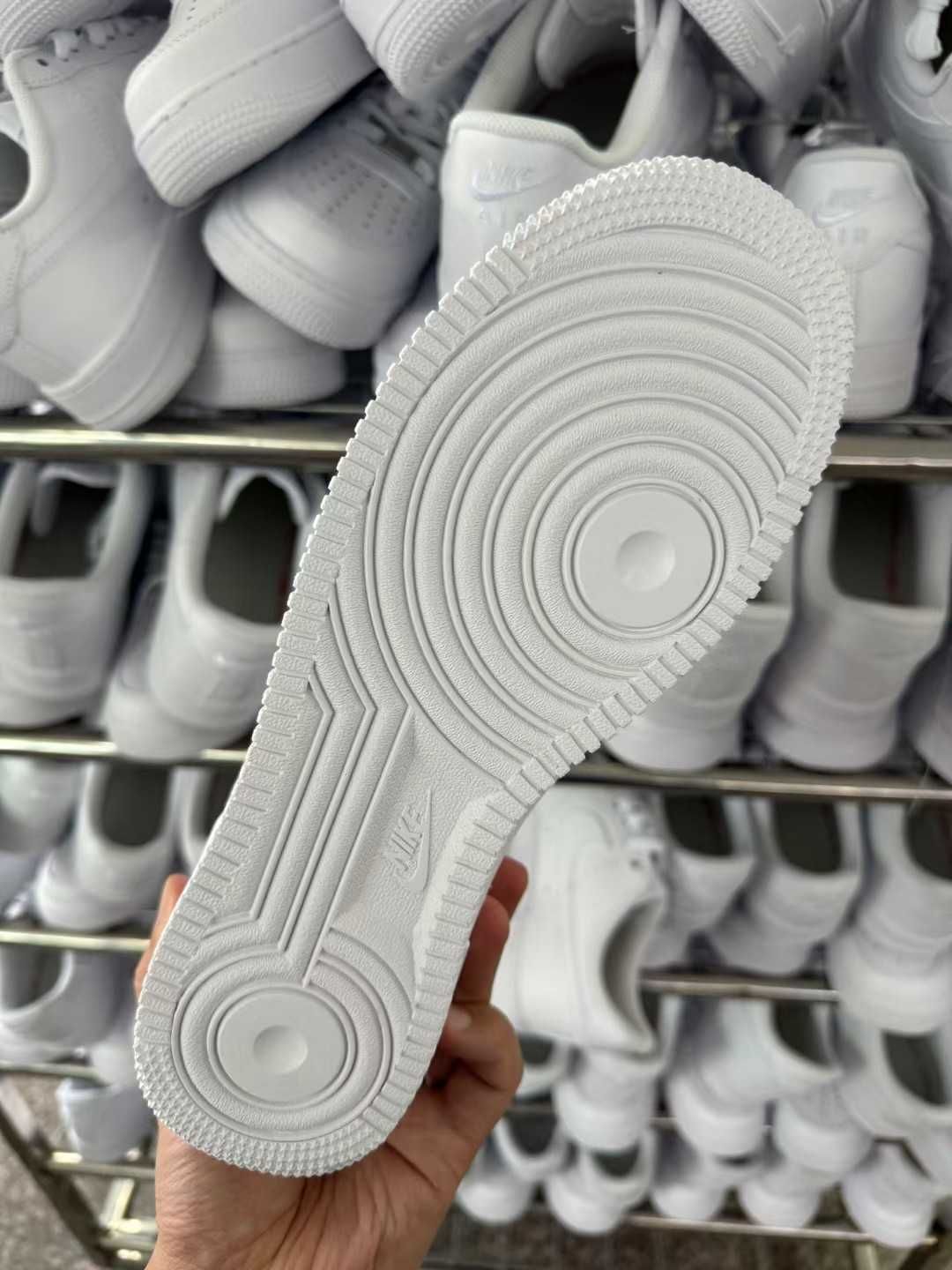 Nieużywane - Nowe buty, AirForce1LowWhite (Biały), Rozmiar 40