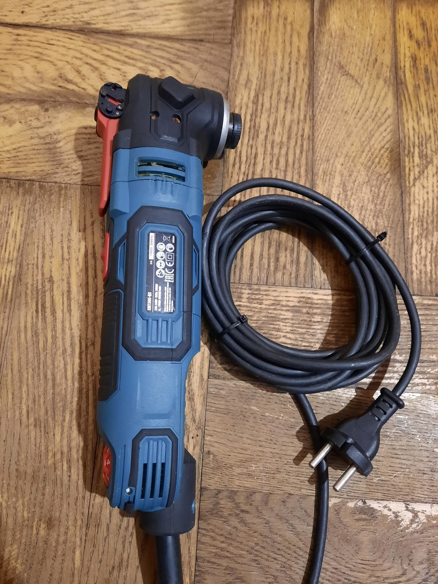 Реноватор Erbauer EMT300-QC, 300W