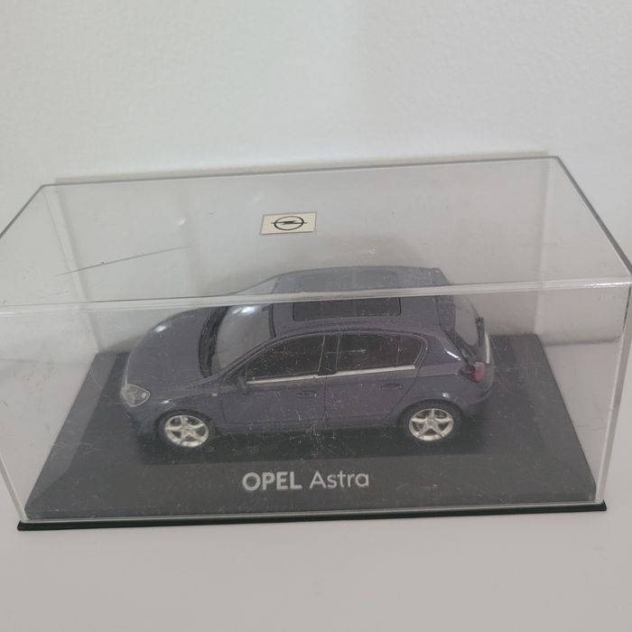 Miniatura Opel Astra