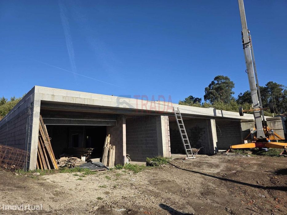 Moradia T3 Térrea em Estrutura na Lage - Vila Verde