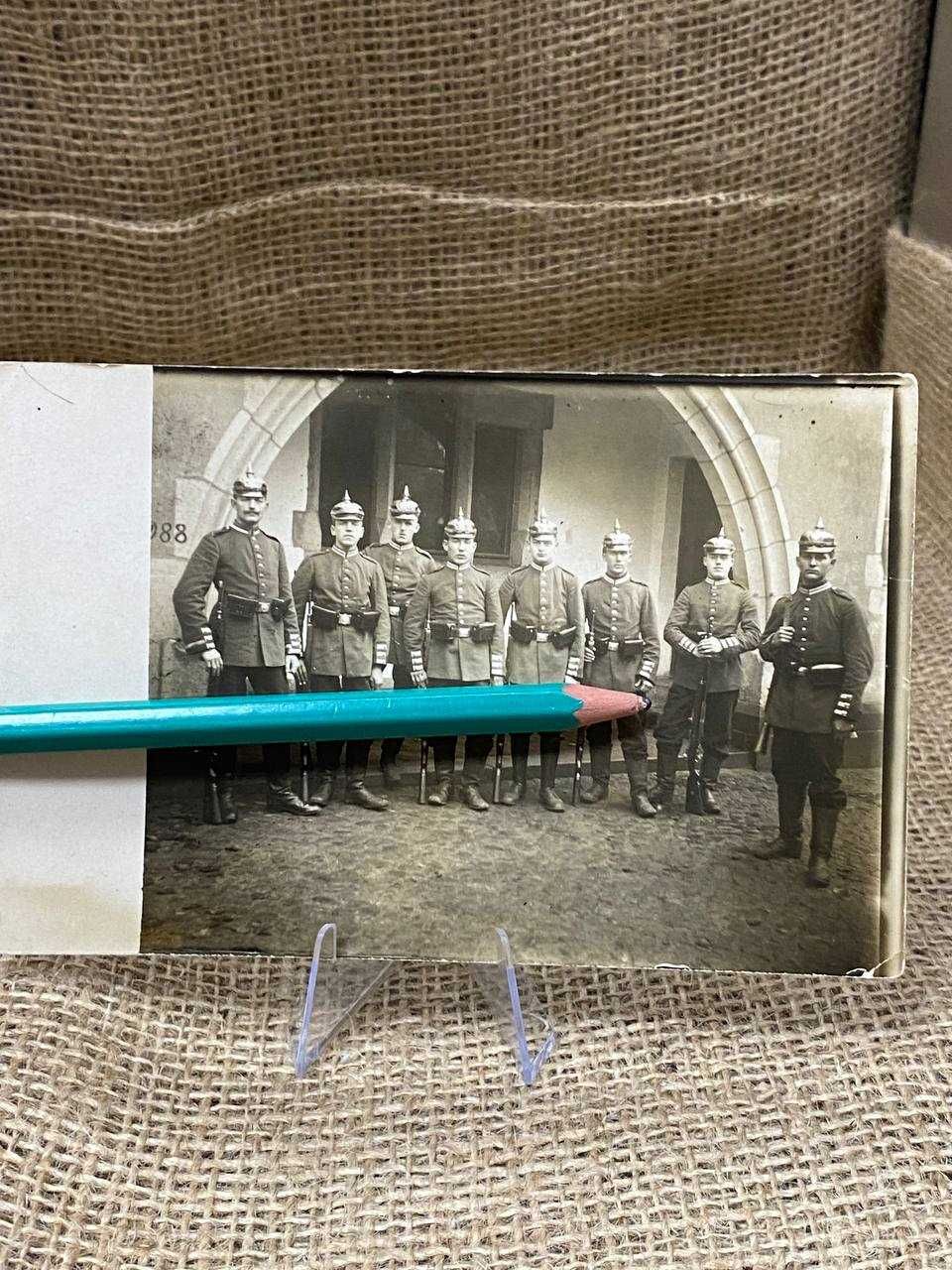 B279 pocztówka original wojsko oficerowie  broń Pickelhaube  ww1 LUX