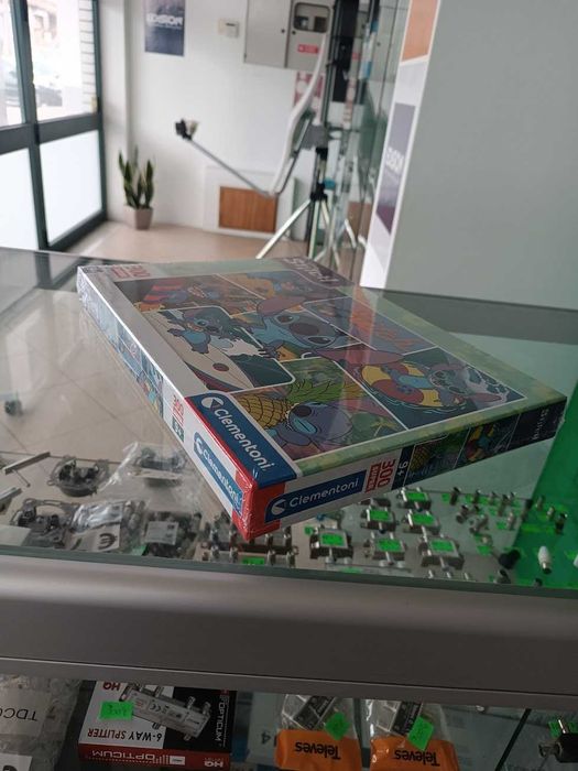 Puzzle Clementoni Disney Stitch Super 48,5x33,5cm 300 peças
