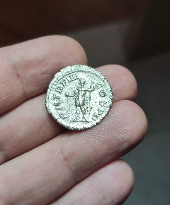 Denário romano de Alexandre Severo (escasso)