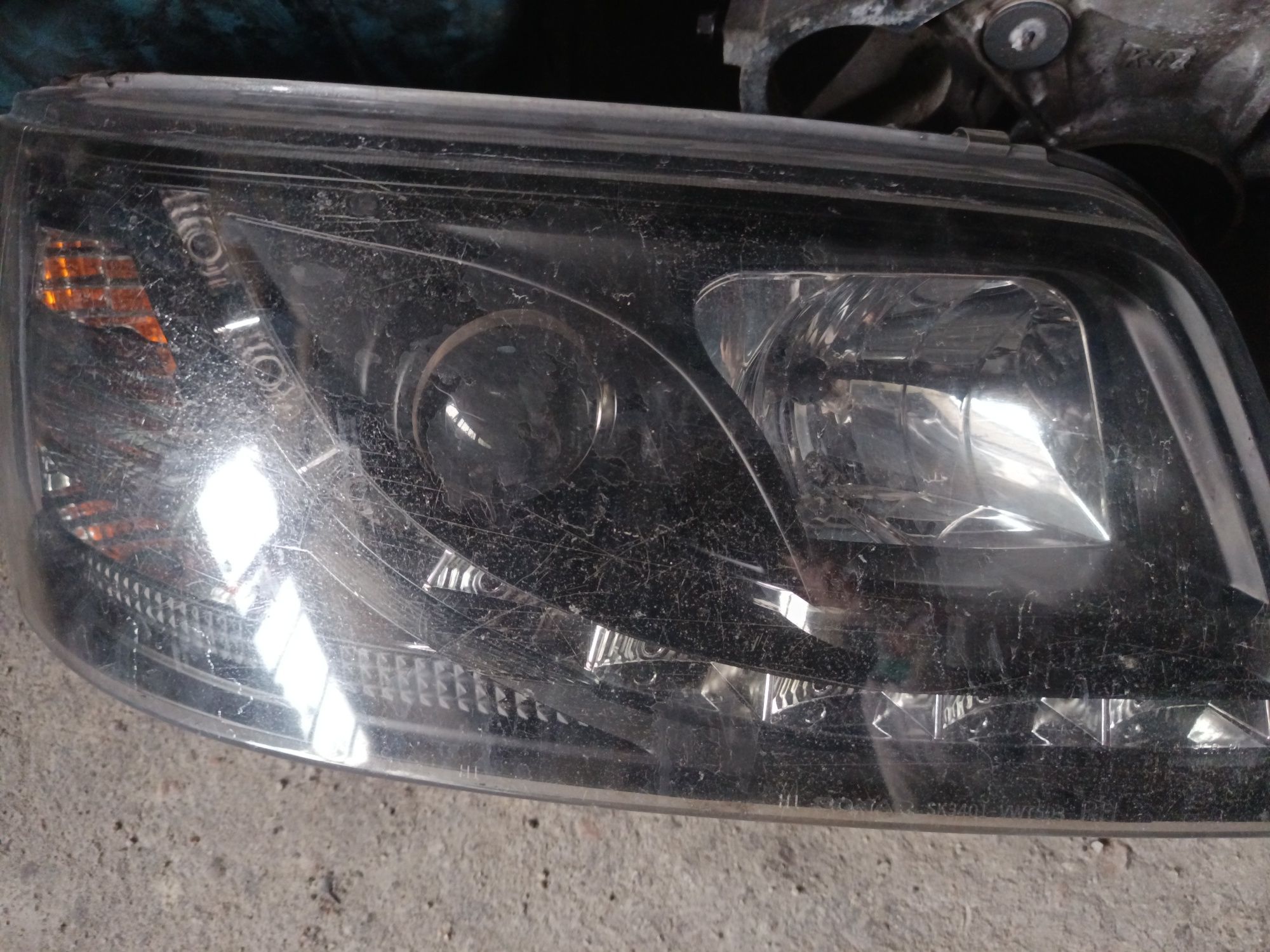 Lampy przód VW T5 LED soczewki