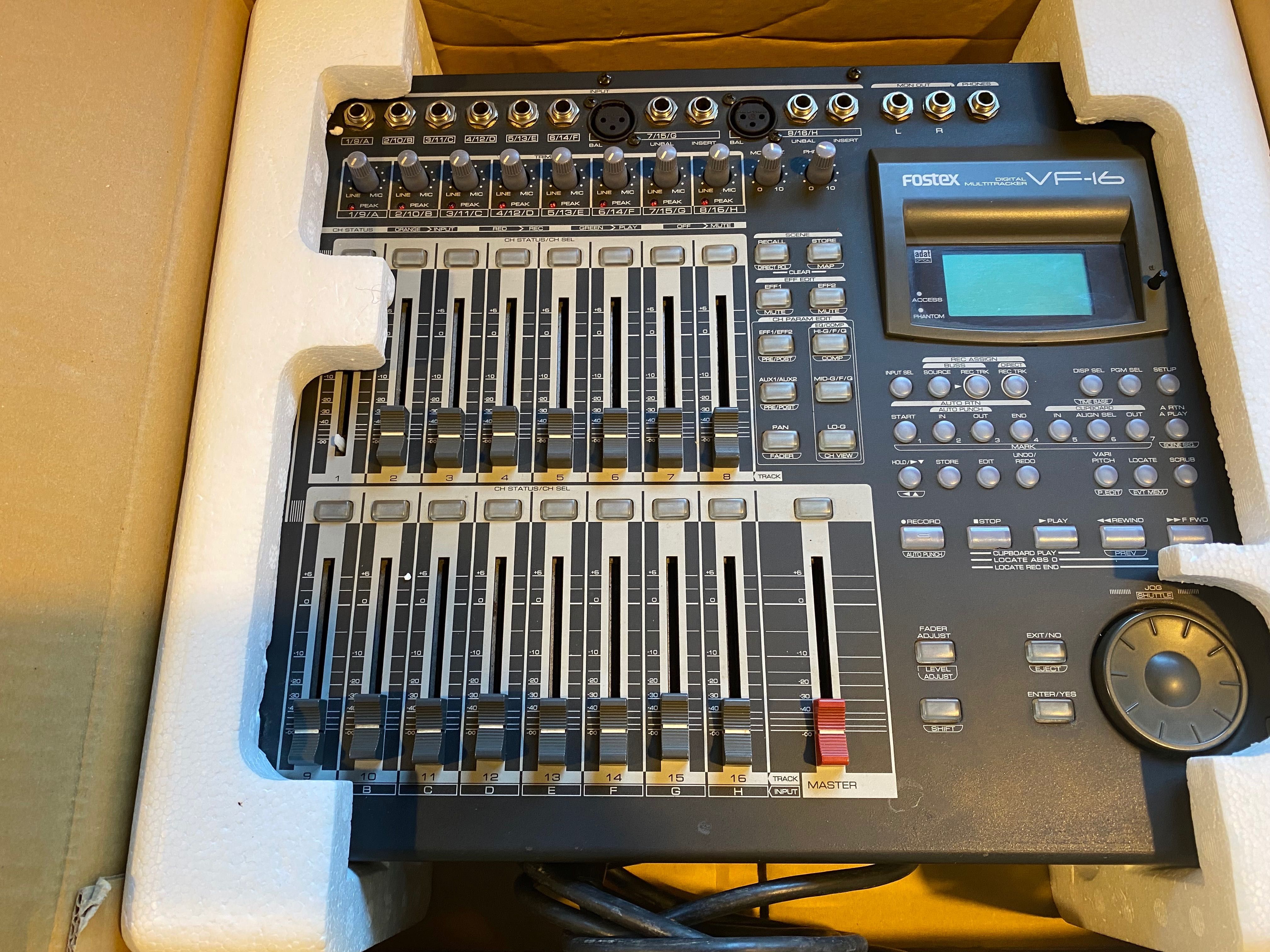 Fostex VF-16 mesa mistura / gravador multi-pistas digital