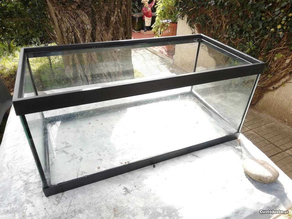 Gaiolas e viveiros para troca por agapornis ou caturras ou outros