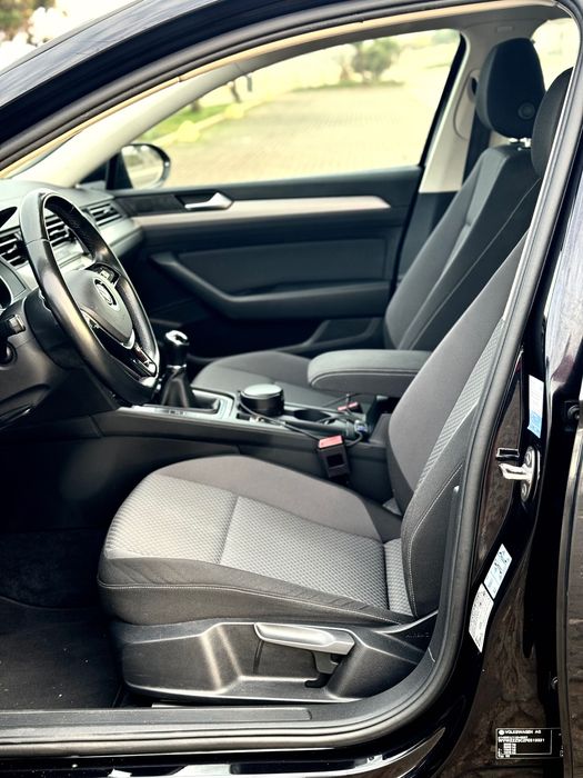 VW Passat 1.6 TDi Confortline Nacional com 99.430 kms