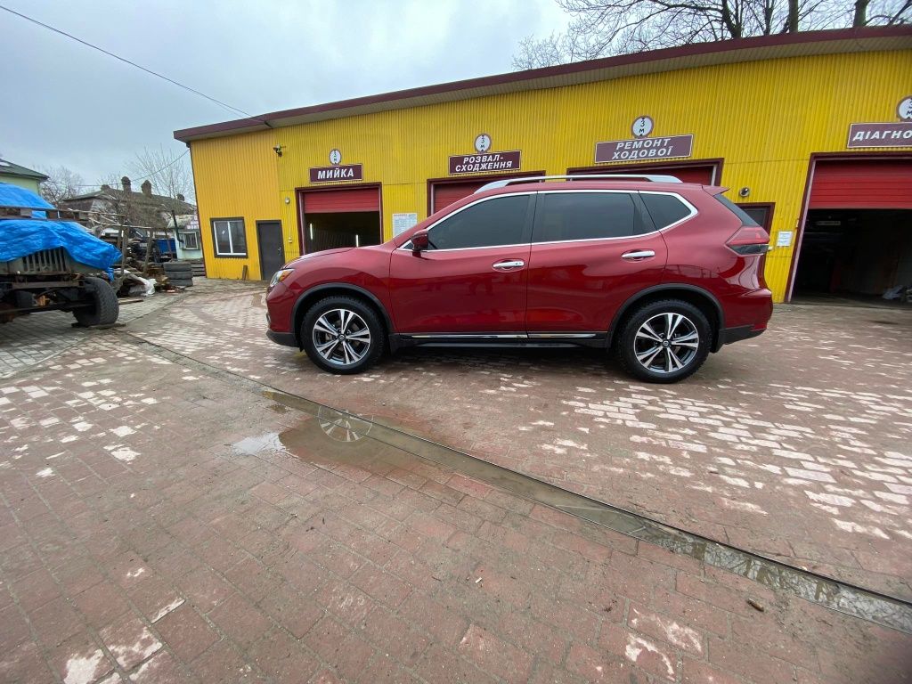 Продаж  Nissan Rogue в Sl комплектації