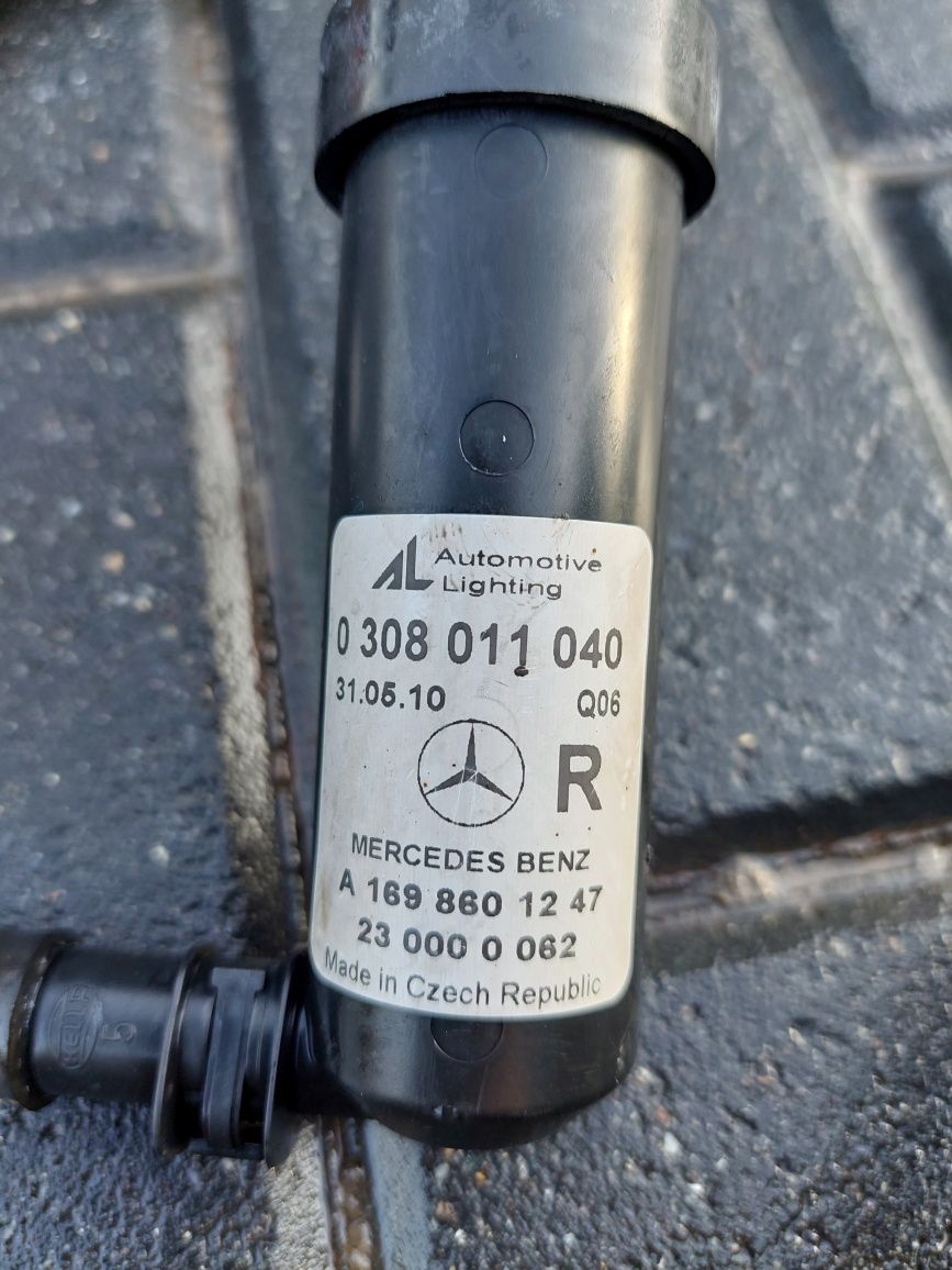 Sprysk spryskiwacz pompka xenonów  wąż przewód mercedes w245