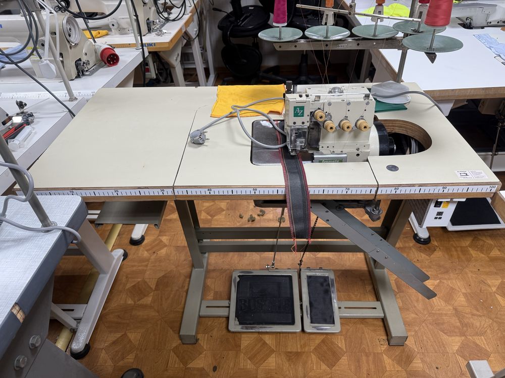 Overlock Yamato AZ-8500 (JUKI SIRUBA) 5 nitkowy Servo 230V