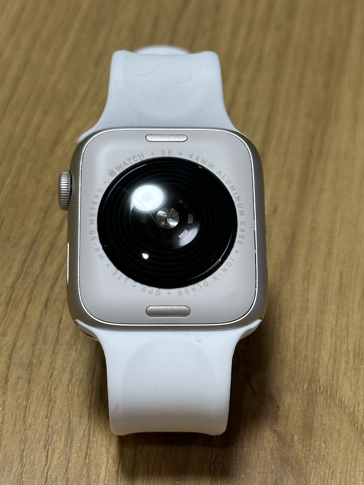 Apple Watch Series SE 2 2023 44 mm LTE АКБ 90% Starlight