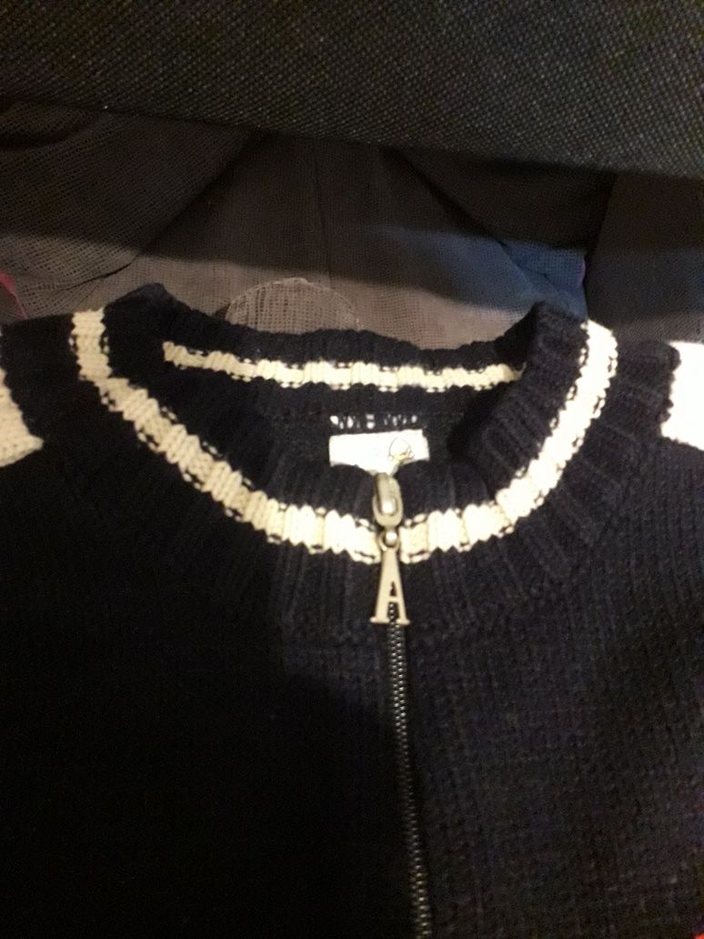 Elegancki sweterek na chłopca r.140
