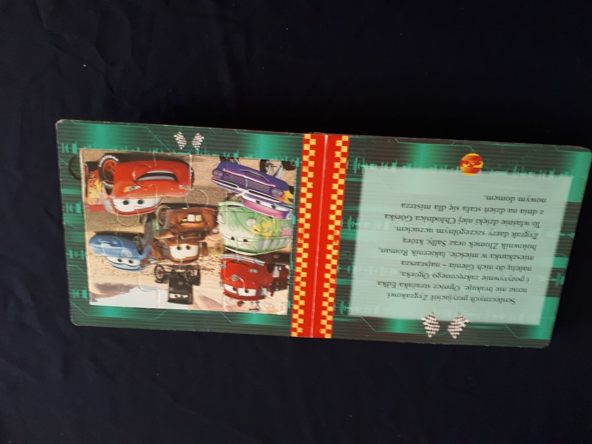 Książka z puzzlami  auta Disney pixar