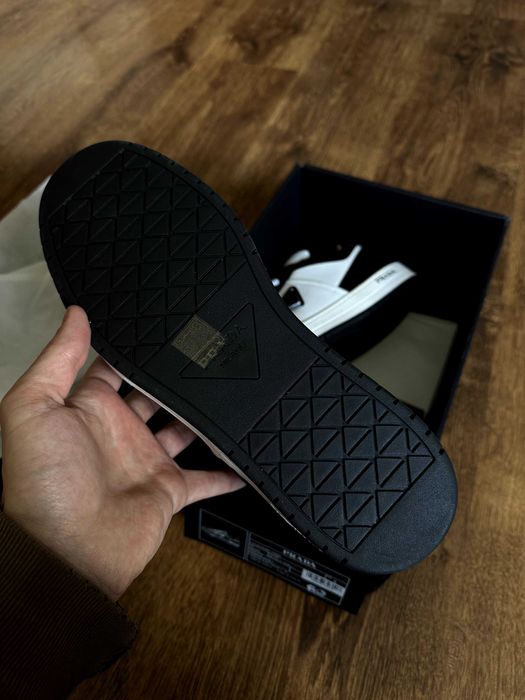 Кеды Prada Downtown leather sneakers black white мужские кеды прада
