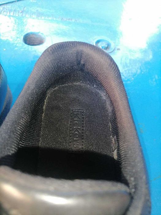 Продам Kickers натуральна шкіра 39р