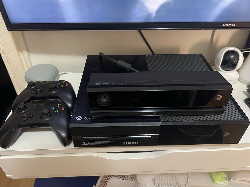 Vendo X box one 2 comandos+kinect+jogos+volante