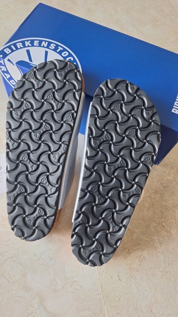 Birkenstock Arizona Prata