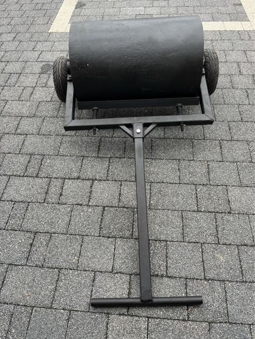 Wynajem walec ogrodowy, niwelator terenu, posypywarka do ziemi piasku