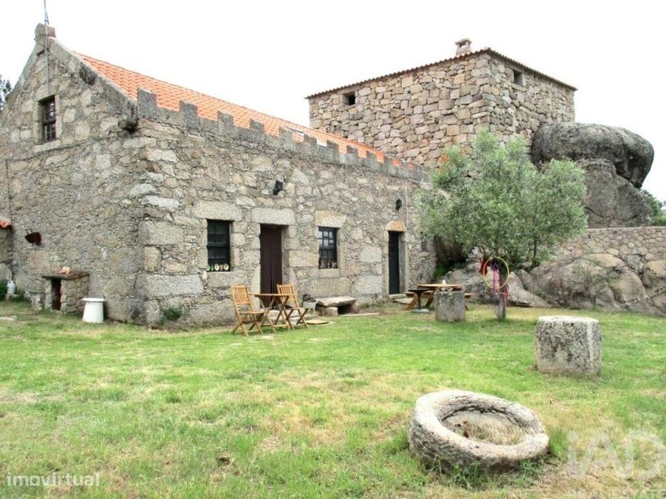 Terreno T3 em Sortelha de 140000,00 m2