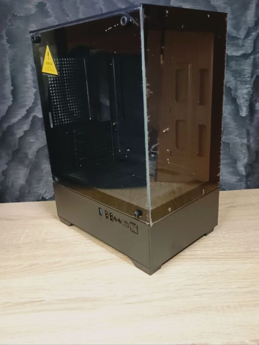 Комп'ютерний корпус MSi