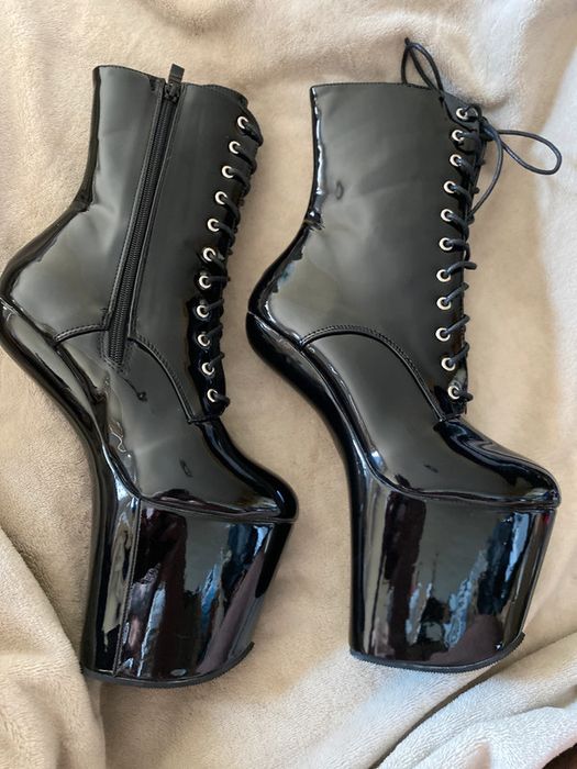 Goth Botki lakierowane błyszczące bez obcasa alternative kinky boots