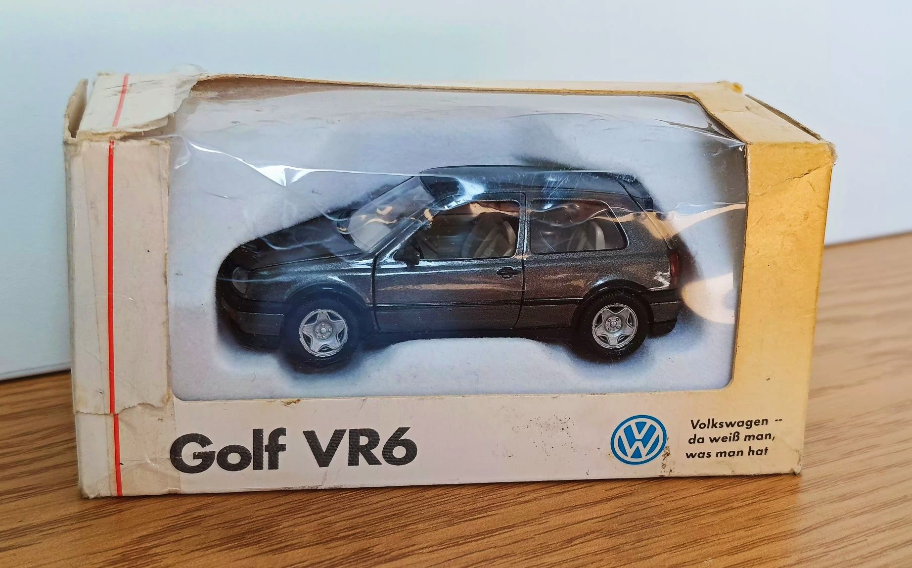 Golf VR6, zabawka, model Schabak 1:43, jak nowy