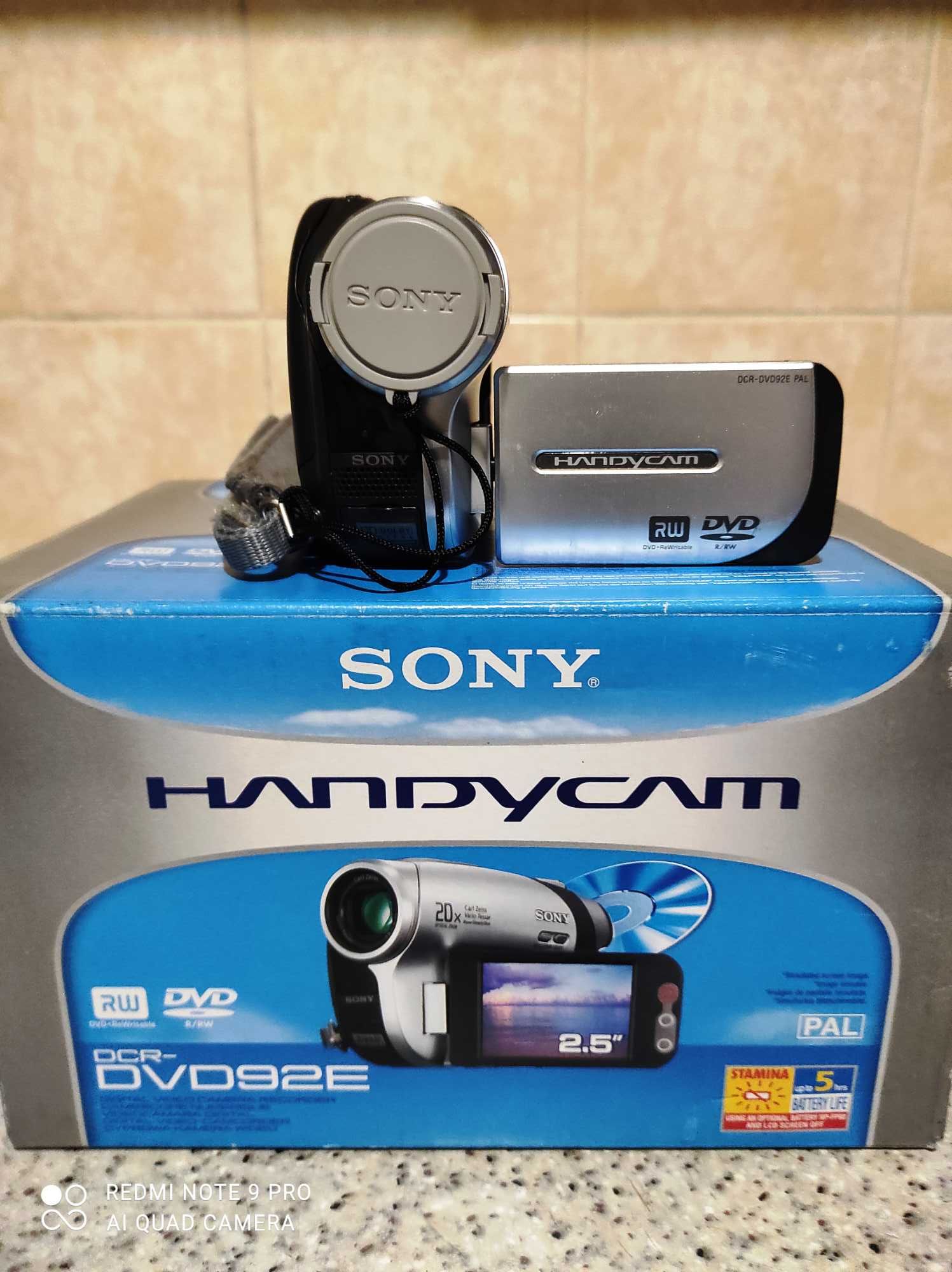 Відеокамера Sony DCR-DVD92E. Використана 6 разів. Комплектація повна.