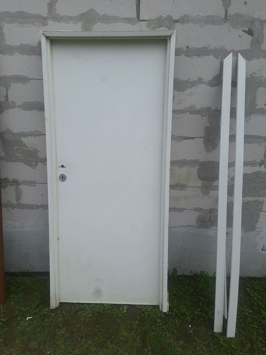 Двері міжкімнатні вживані МДФ. З коробкою, замком, ручкою. 80 см. Ліві