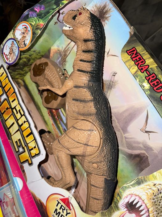 Игрушка динозавр на управлении Свет/звук Большой