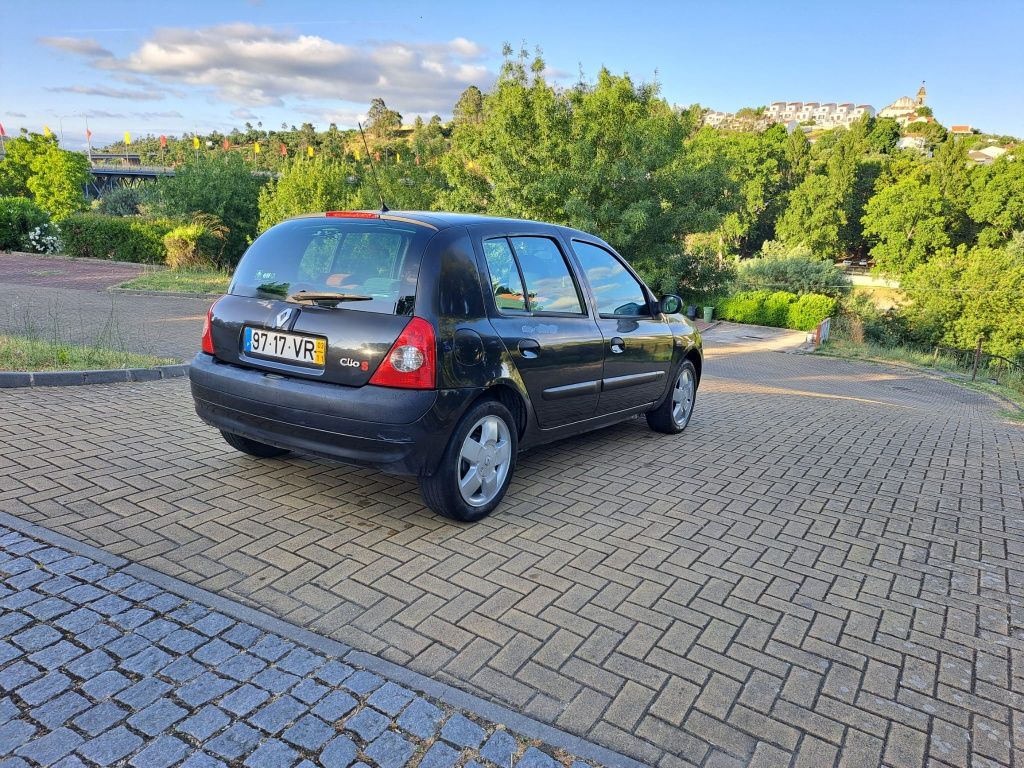 Renault clio 1.2 16v 2003