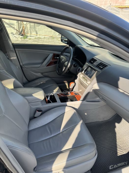 Оренда авто Toyota Camry Гібрид/Газ