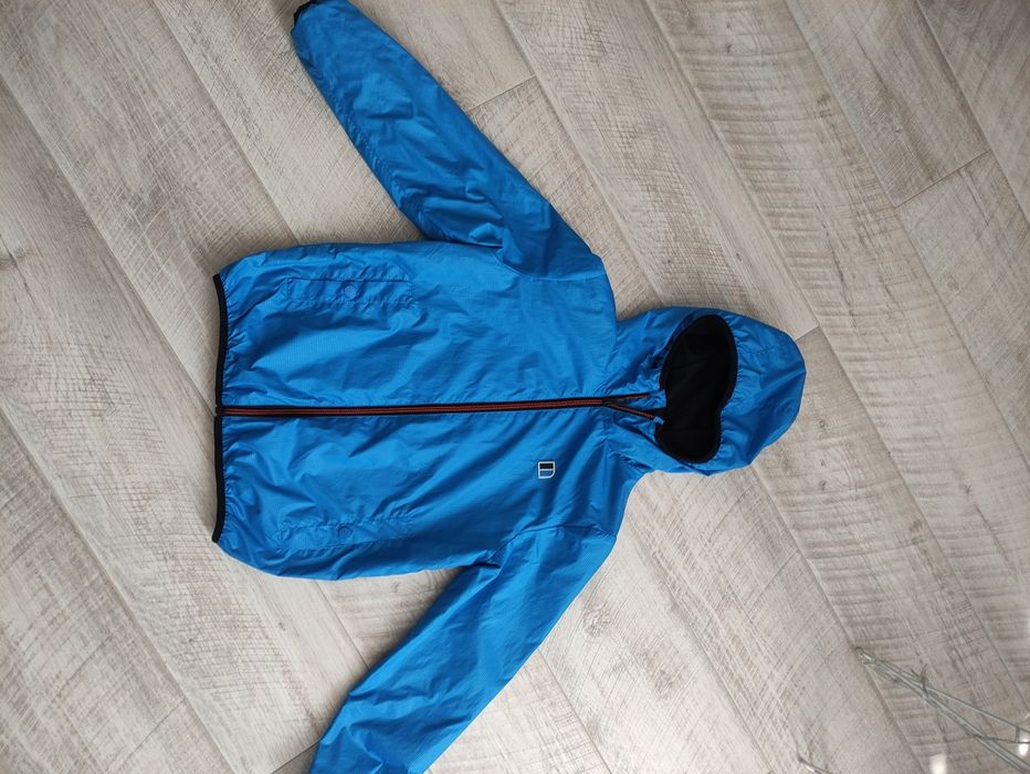 Вітровка хлопчик легка,некст