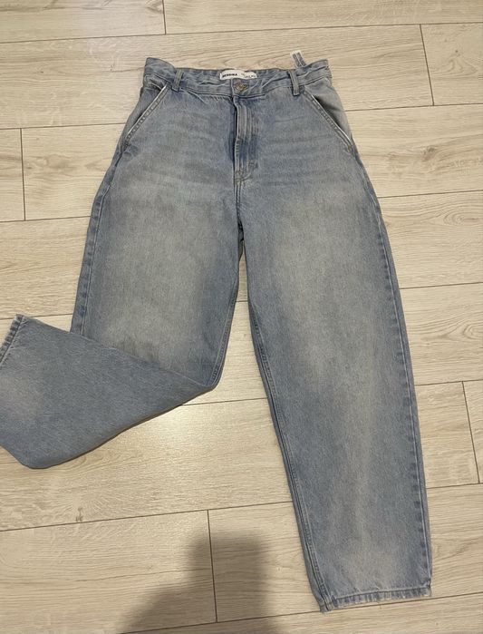 жіночи джинси bershka