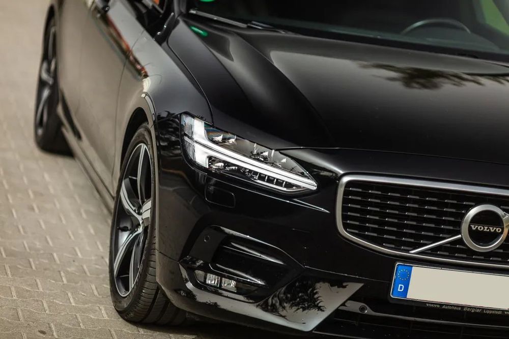 Volvo V90 R Design T5 250ps 80tys km harmann full led kamera alu