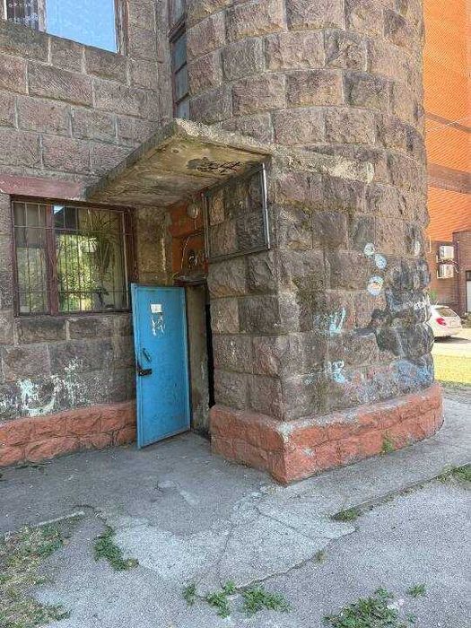 Приміщенння Підвал проспект Металургів, буд. 4 (368 кв.м.)