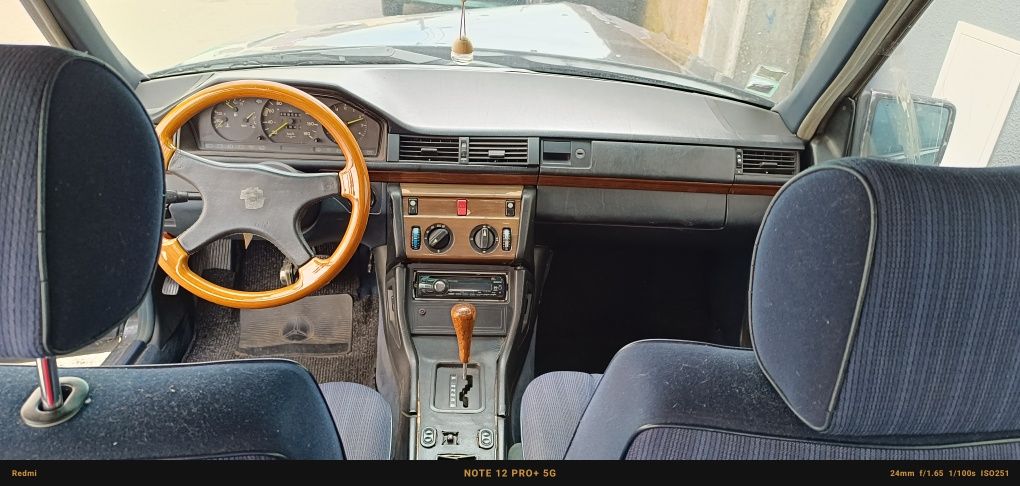 Mercedes 200d acidentado