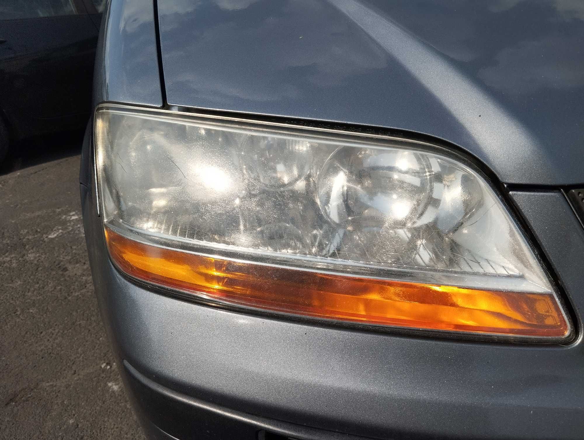 Fiat Idea 1.4i 2003r.Lampa przednia prawa.