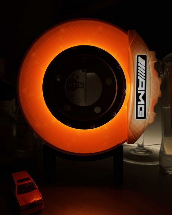 Lampa „tarcza hamulcowa” Mercedes – idealna dekoracja dla fana aut