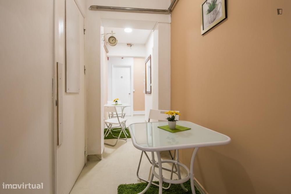 Quarto - localizado em Saldanha Lisbon