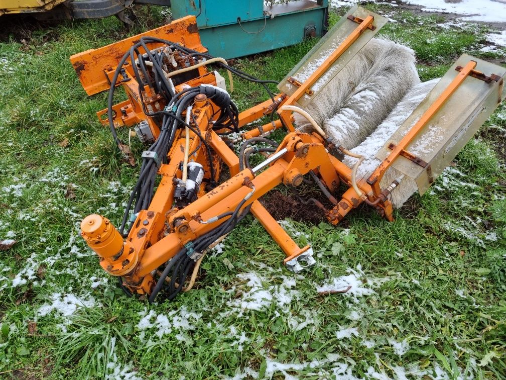 Myjka do znaków słupków tablic szczotka hydrauliczna