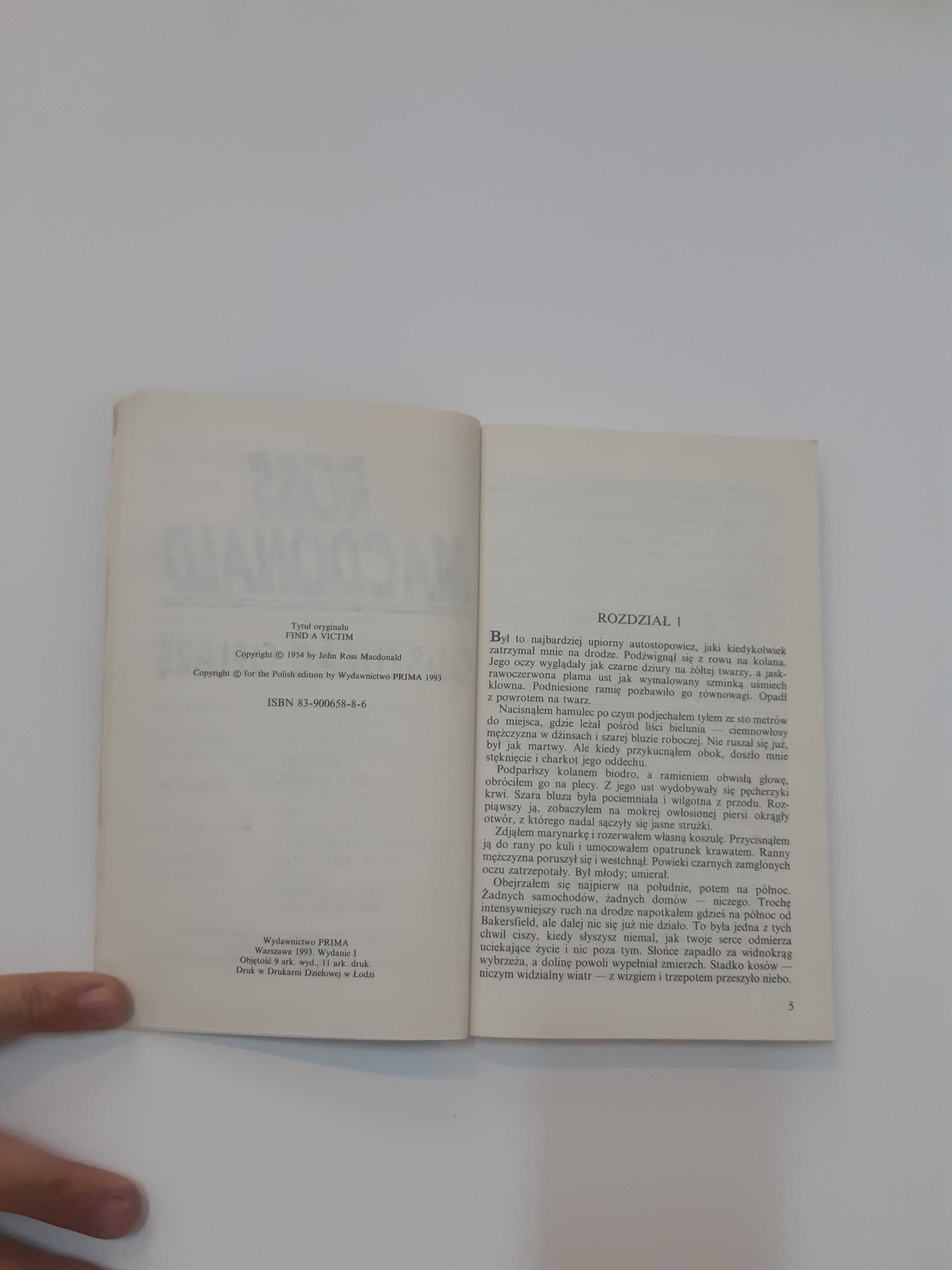 Oszukać ofiarę Ross Macdonald