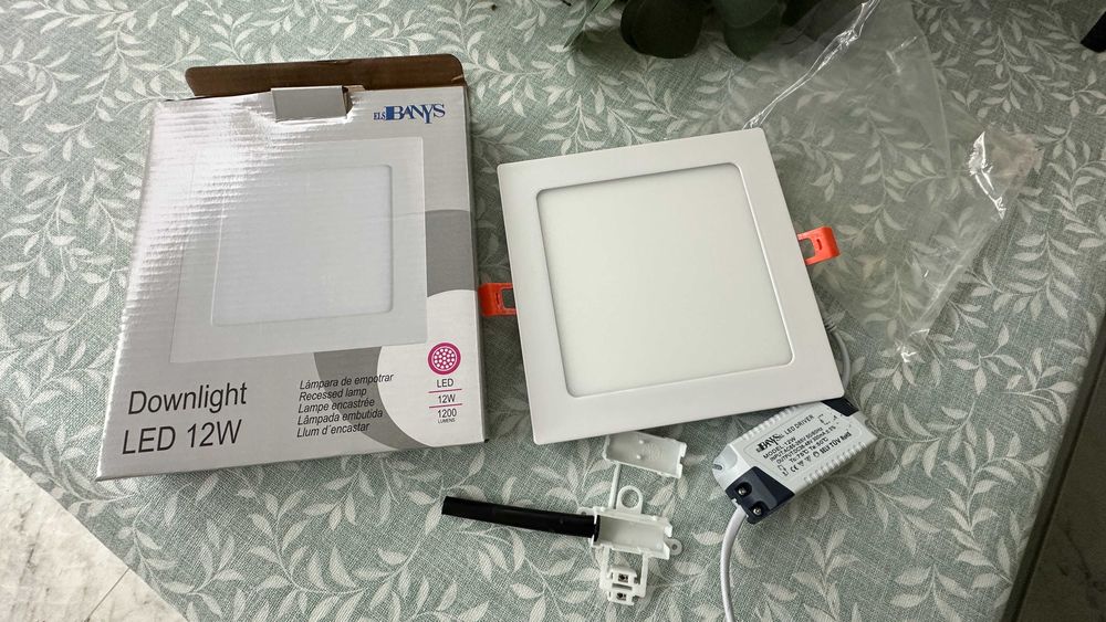 Downlight LED quadrado branco 12w frio