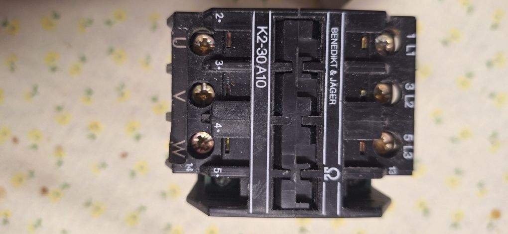 Przekaźnik elektryczny szynowy stycznik K2-30 A10 Benedikt & Jager