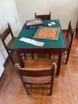 Mesa de jogo e 4 cadeiras
